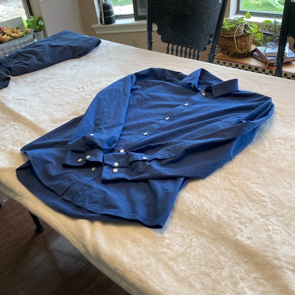 Mens H&M Button Down Shirt. Size Small. - Picture 3 of 3